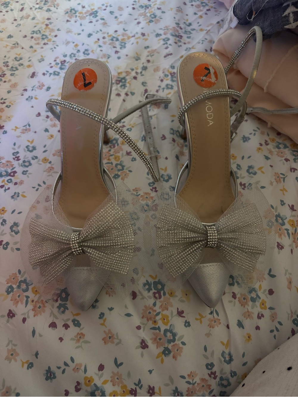 TOP Moda Silver Pointed-Toe Bow Ankle-Strap Heels